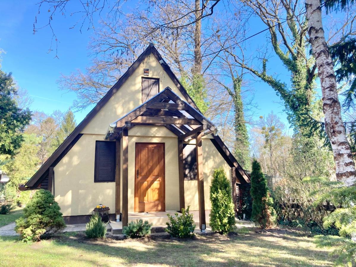Villa Erdo Kapitanya Vendeghaz Tata Exterior foto